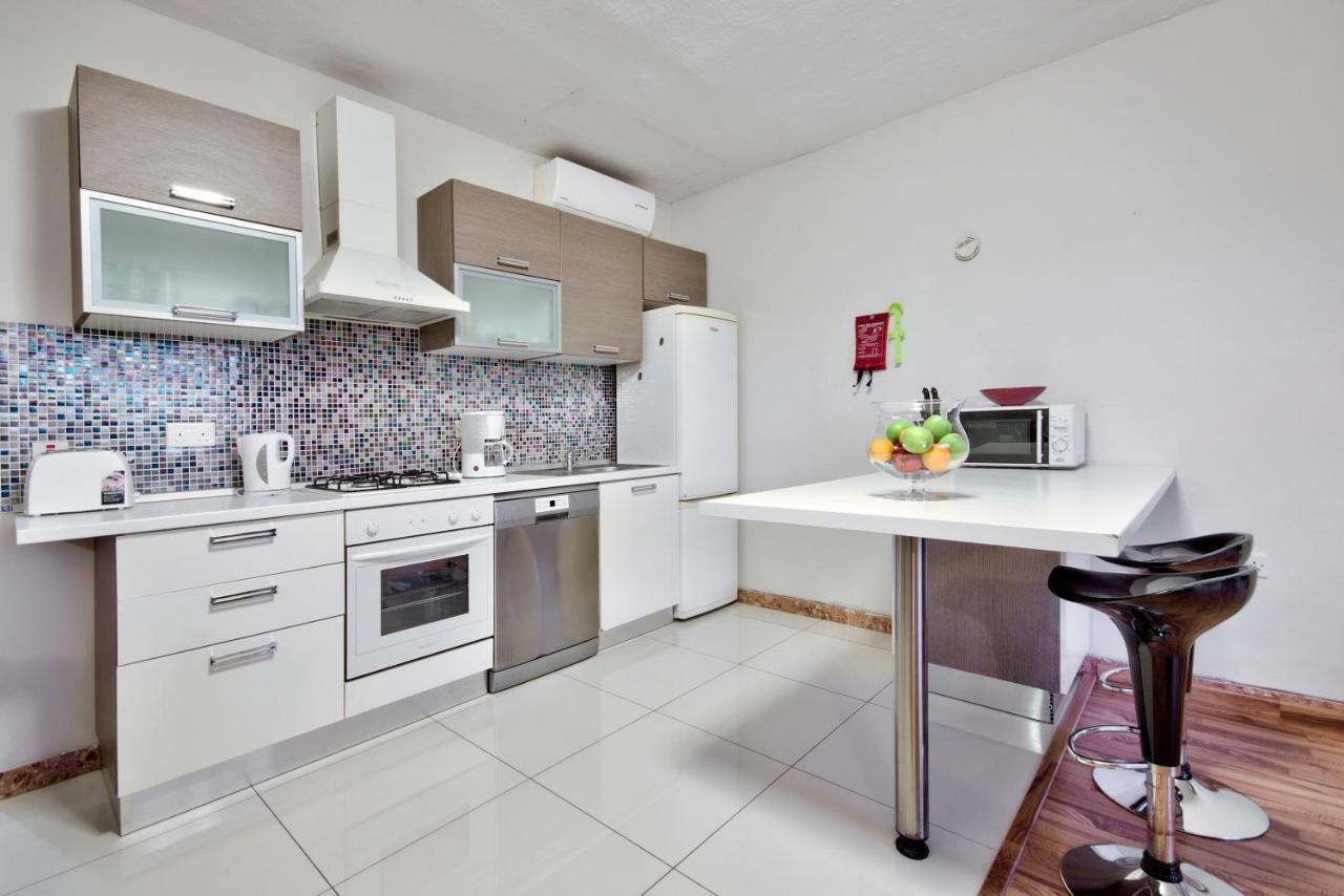 Spinola Court - Stunning Seaview Apartment & Penthouse On Spinola Bay By Shortletsmalta Saint Julian's Exterior photo